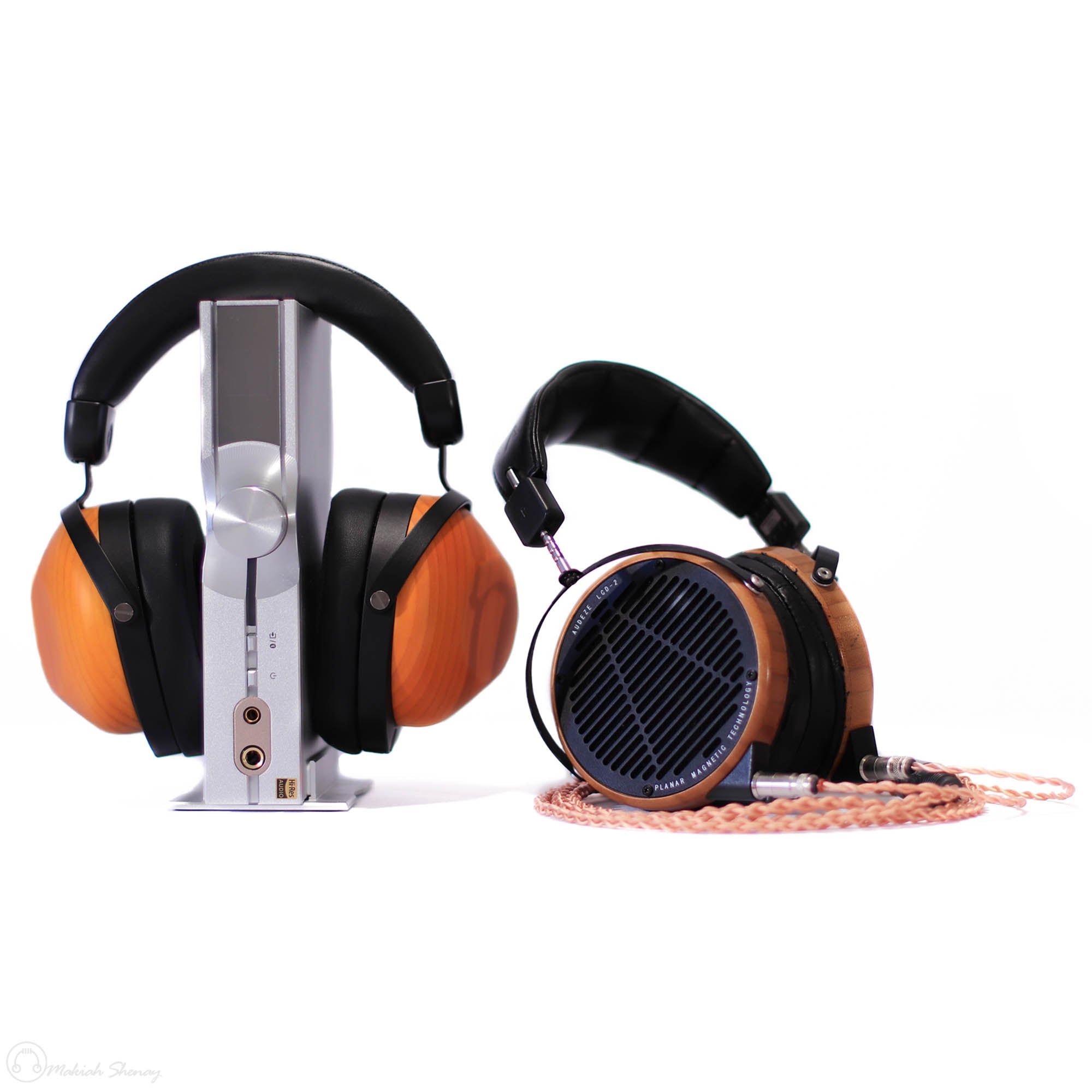 iFi iDSD Neo as headphone stand for HIFIMAN Sundara closed-back, an Audeze headphone sits to the side