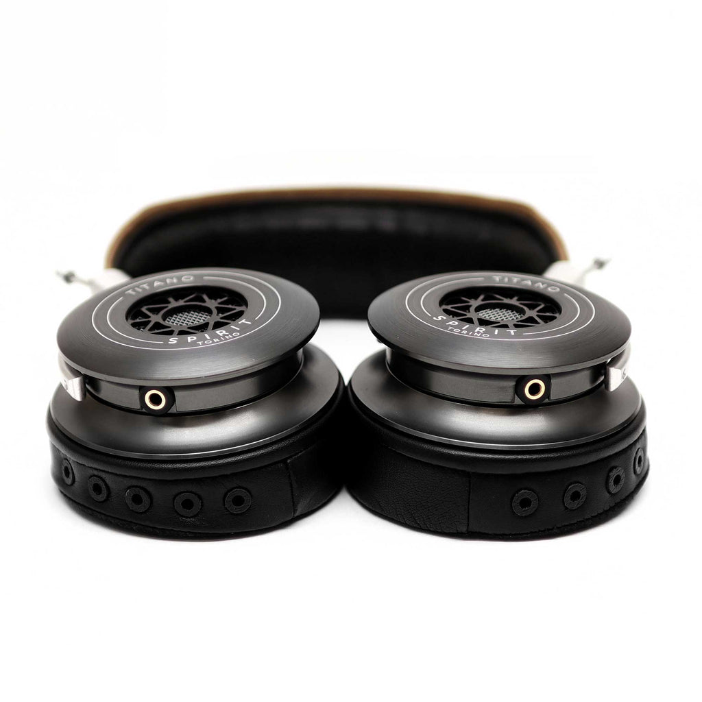 Spirit Torino Titano semi-closed back headphones with round ear cups and visible headphone jack on white background